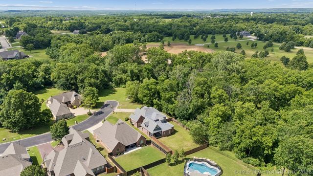 3404 Heritage Hills Parkway, Claremore, OK 74019