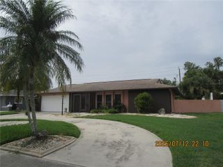 1305 LUCAYA AVENUE, Venice, FL 34285