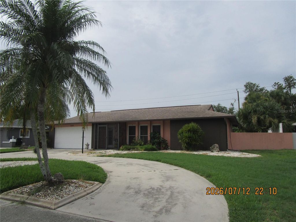 1305 LUCAYA AVENUE, Venice, FL 34285