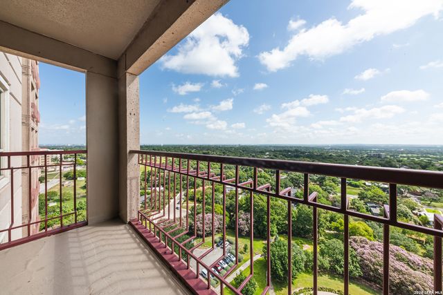 1 Towers Park Ln Apt 1703, San Antonio, TX 78209