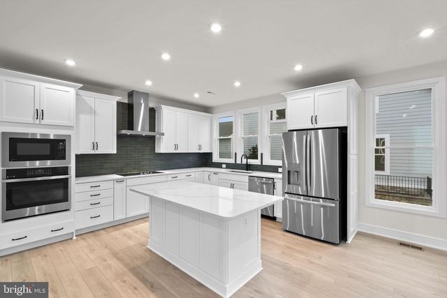 4253 MANOR DR, Marshall, VA 20115