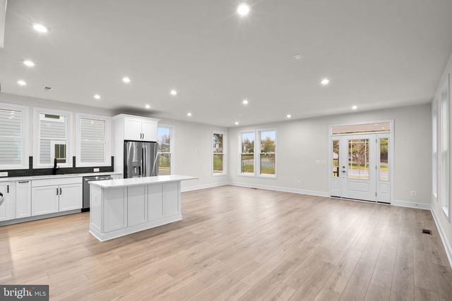 4253 MANOR DR, Marshall, VA 20115