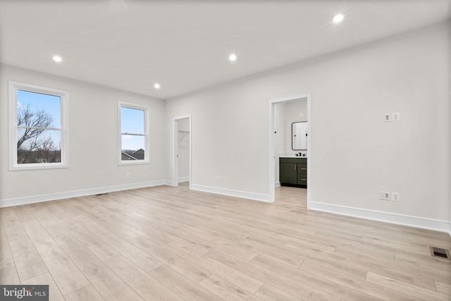 4253 MANOR DR, Marshall, VA 20115