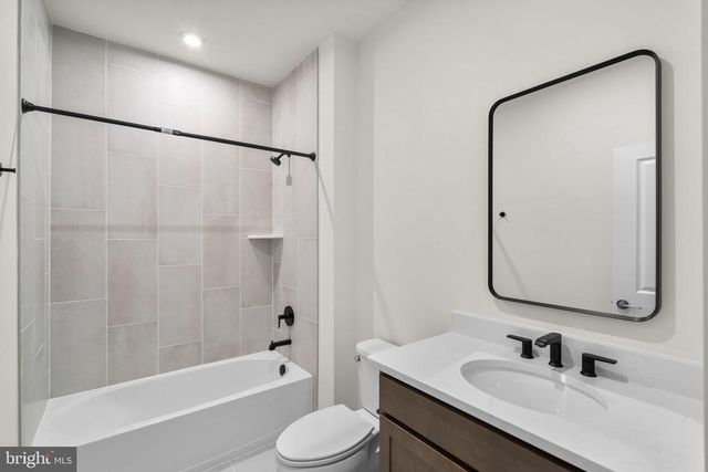 4253 MANOR DR, Marshall, VA 20115