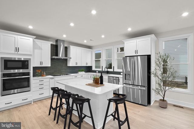 4253 MANOR DR, Marshall, VA 20115