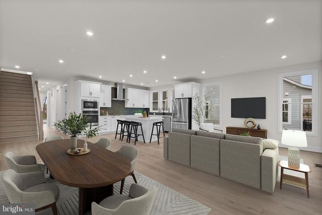 4253 MANOR DR, Marshall, VA 20115