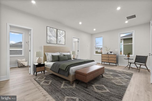 4253 MANOR DR, Marshall, VA 20115