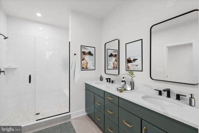 4253 MANOR DR, Marshall, VA 20115