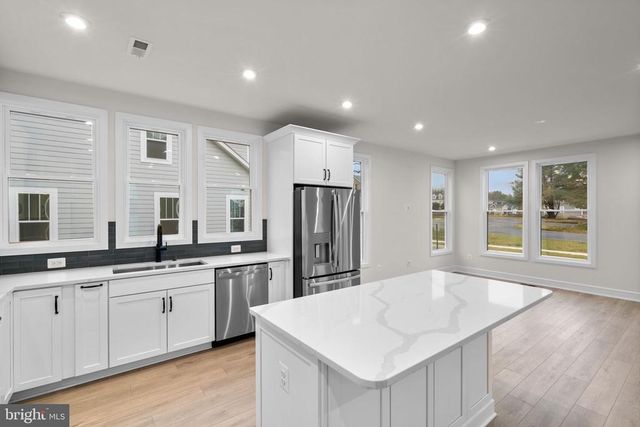 4253 MANOR DR, Marshall, VA 20115