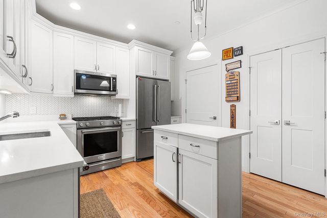 12103 Aspenwood Drive, Plainview, NY 11803
