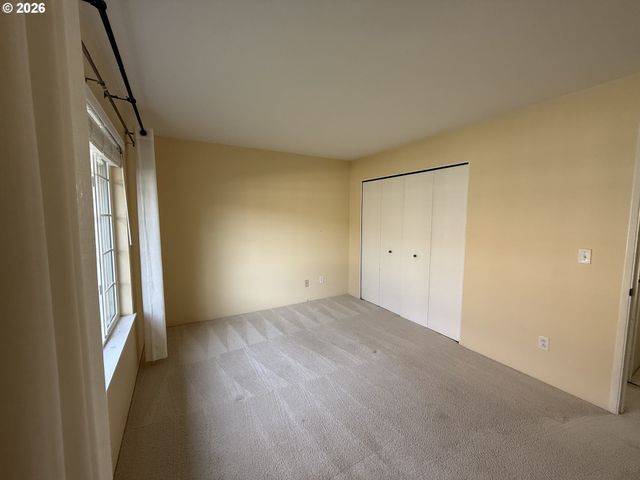 13775 Sw Scholls Ferry Rd Sw 11, Beaverton, OR 97008