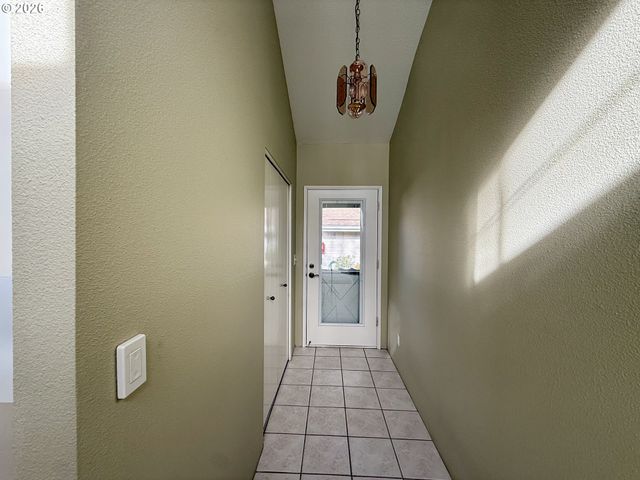 13775 Sw Scholls Ferry Rd Sw 11, Beaverton, OR 97008