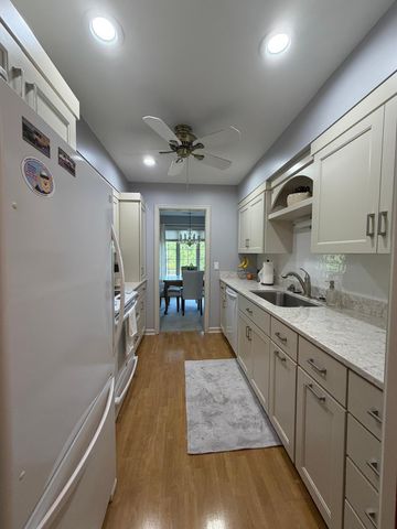 6300 Xerxes Avenue S 24, Edina, MN 55423