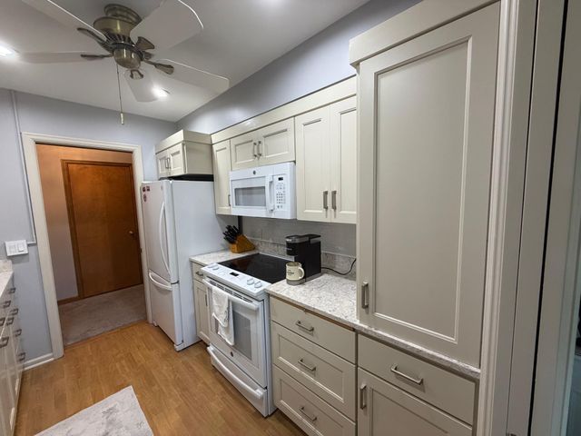 6300 Xerxes Avenue S 24, Edina, MN 55423