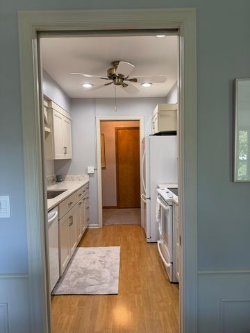 6300 Xerxes Avenue S 24, Edina, MN 55423