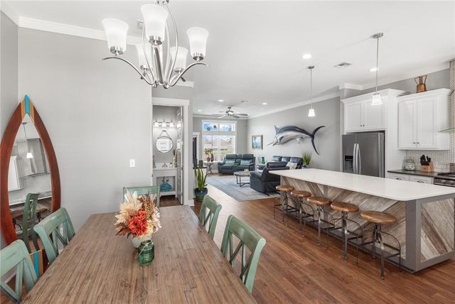 14890 Granada Dr 303, Corpus Christi, TX 78418