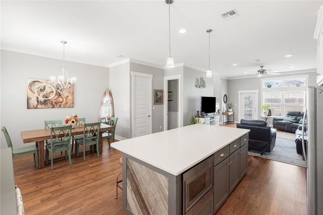 14890 Granada Dr 303, Corpus Christi, TX 78418
