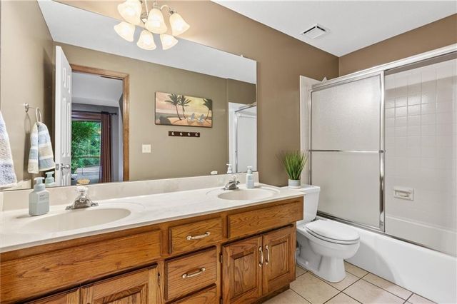 1402 Colony Drive, Kearney, MO 64060