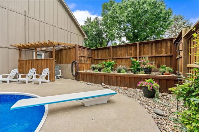 1402 Colony Drive, Kearney, MO 64060