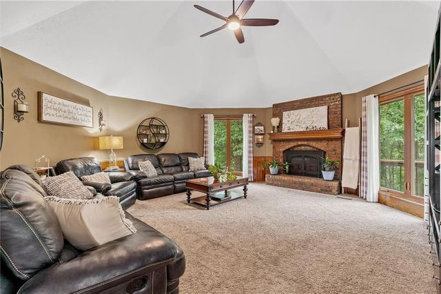 1402 Colony Drive, Kearney, MO 64060