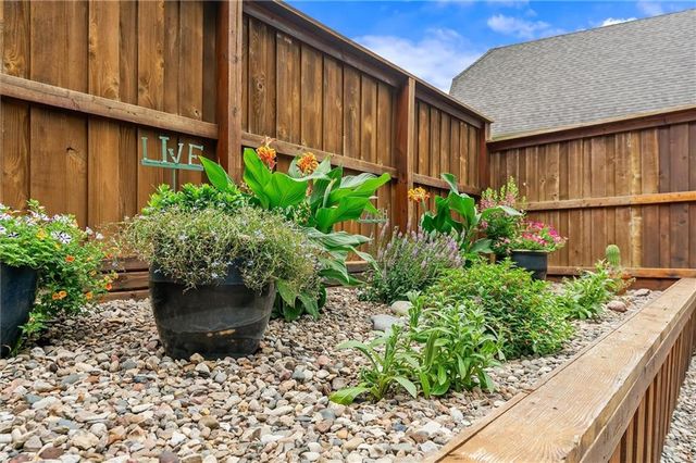 1402 Colony Drive, Kearney, MO 64060