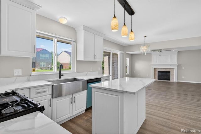 4642 Pond Run, Canton, MI 48188