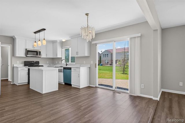 4642 Pond Run, Canton, MI 48188