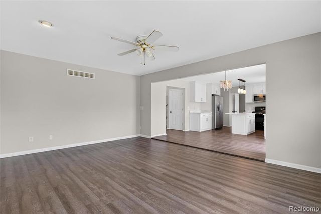 4642 Pond Run, Canton, MI 48188