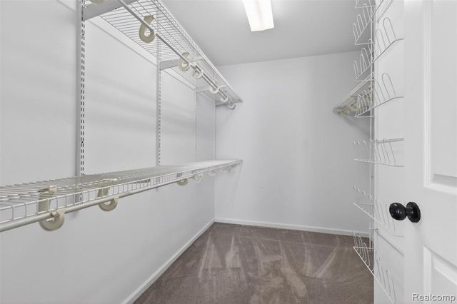 4642 Pond Run, Canton, MI 48188