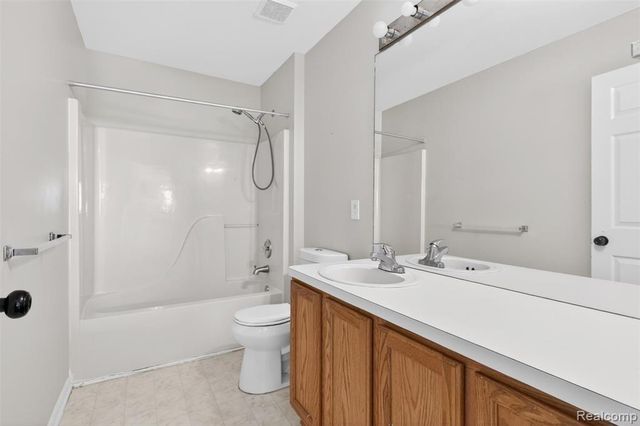 4642 Pond Run, Canton, MI 48188