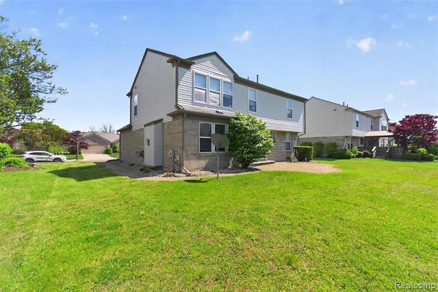 4642 Pond Run, Canton, MI 48188