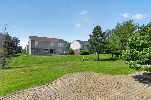 4642 Pond Run, Canton, MI 48188