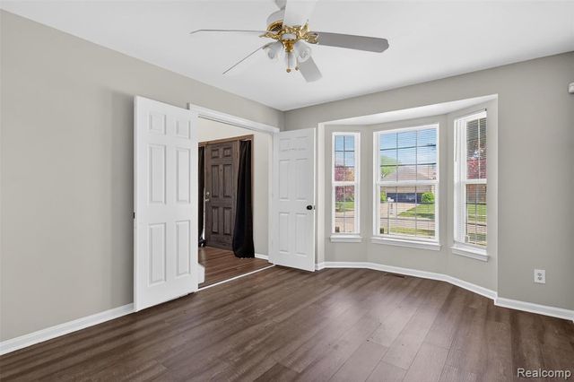 4642 Pond Run, Canton, MI 48188