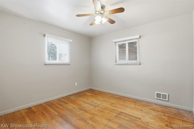 25715 Norfolk Street, Dearborn Heights, MI 48125