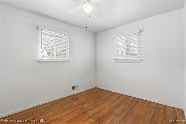 25715 Norfolk Street, Dearborn Heights, MI 48125