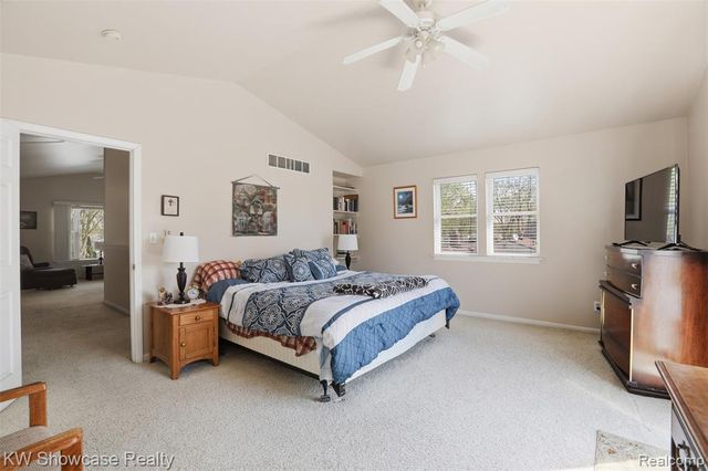 25715 Norfolk Street, Dearborn Heights, MI 48125