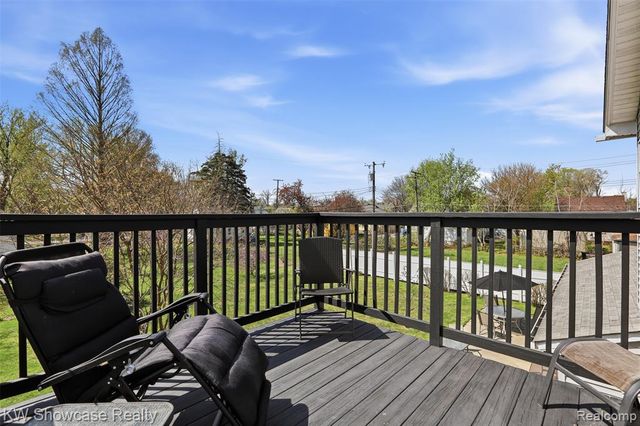 25715 Norfolk Street, Dearborn Heights, MI 48125