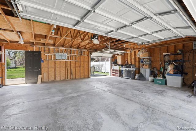 25715 Norfolk Street, Dearborn Heights, MI 48125