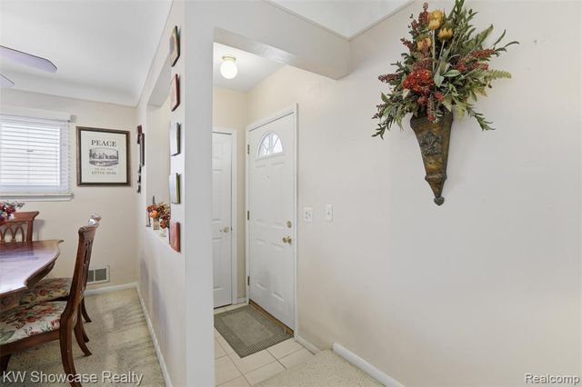 25715 Norfolk Street, Dearborn Heights, MI 48125