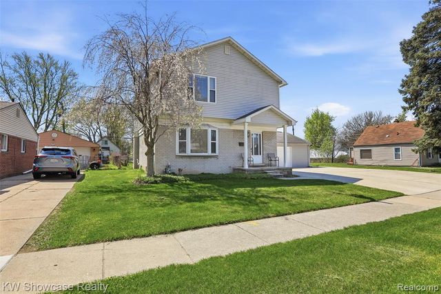 25715 Norfolk Street, Dearborn Heights, MI 48125