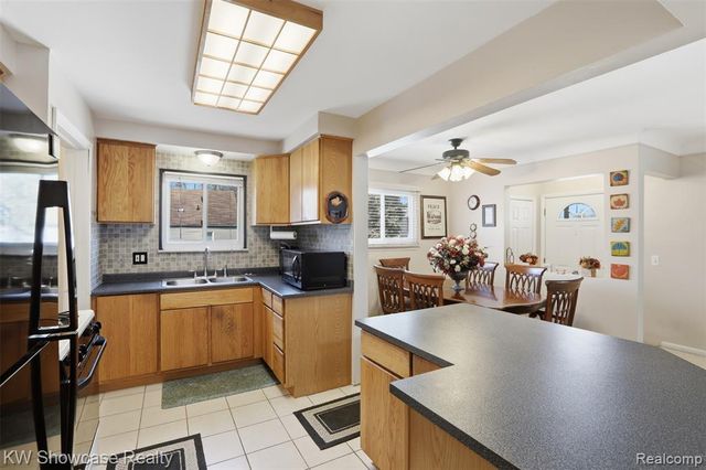 25715 Norfolk Street, Dearborn Heights, MI 48125