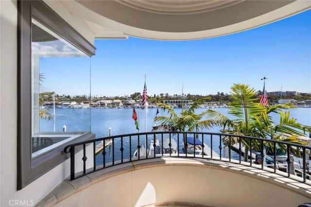 118 Via Lido Nord, Newport Beach, CA 92663