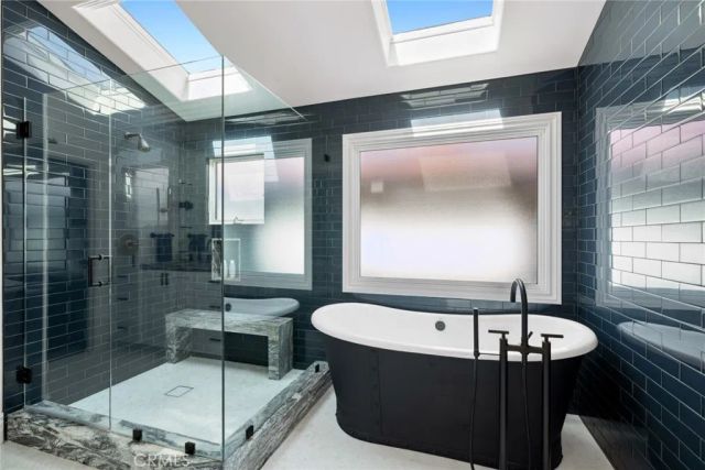 118 Via Lido Nord, Newport Beach, CA 92663