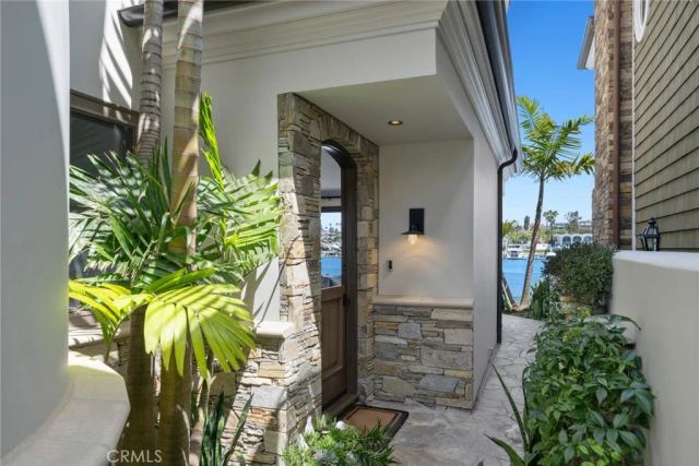 118 Via Lido Nord, Newport Beach, CA 92663