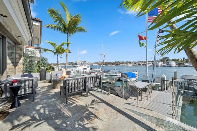 118 Via Lido Nord, Newport Beach, CA 92663
