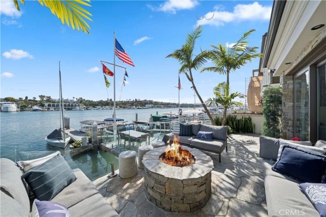 118 Via Lido Nord, Newport Beach, CA 92663