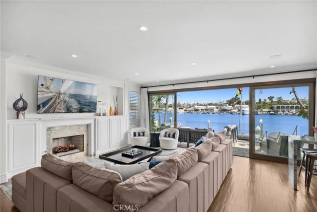 118 Via Lido Nord, Newport Beach, CA 92663