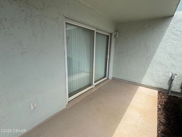 100 Silver Beach Ave Apt 202, Daytona Beach, FL 32118
