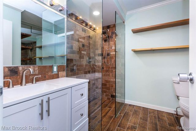 2021 Klingensmith Road 83, Bloomfield Hills, MI 48302