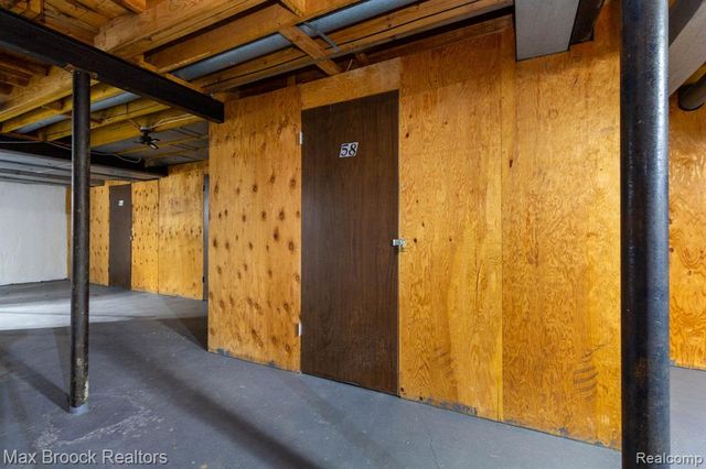 2021 Klingensmith Road 83, Bloomfield Hills, MI 48302